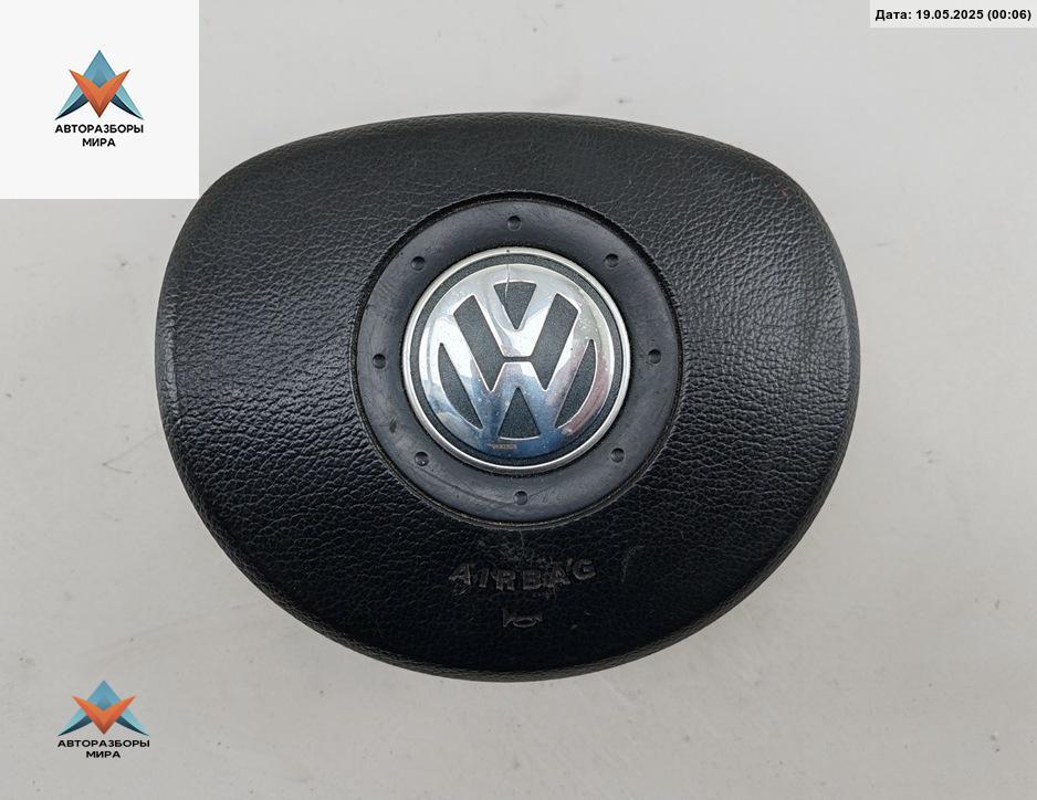 подушка безопасности водителя Volkswagen Touran 1 поколение 2004, 1.9 л., дизель, МКПП, серый, минивэн, 1T0880201A - фото №1