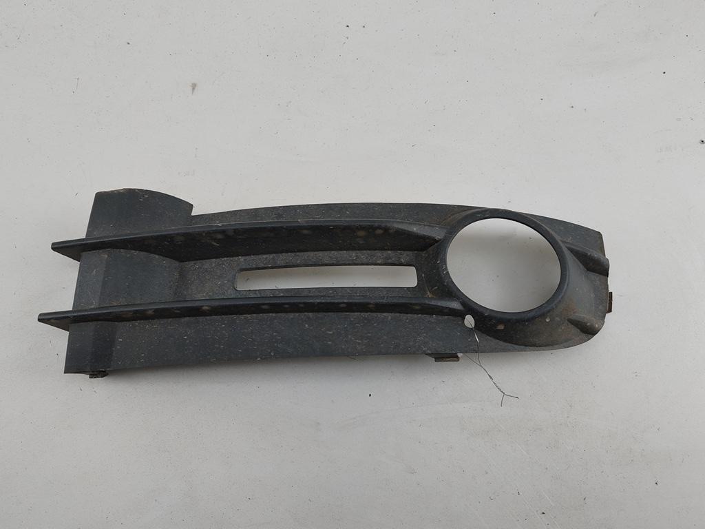 рамка фары противотуманной левой Volkswagen Caddy 2009, 1.4 л., бензин, МКПП, красный, фургон, 2K0853683