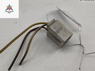 разъем (фишка) проводки Volkswagen Transporter T4 1995, 2.4 л., дизель, МКПП, чёрный, микроавтобус