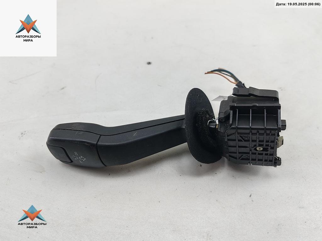 переключатель поворотов BMW 5 серия E39 1998, 2.5 л., бензин, АКПП, серый, седан, 8352172 - фото №1