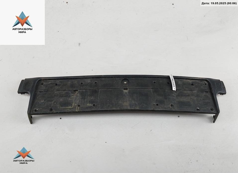 молдинг переднего бампера BMW 3 серия E36 1991, 1.8 л., бензин, АКПП, белый, седан, 1960693 - фото №1