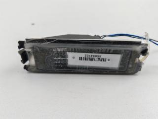 подсветка номера Dacia (Renault) Sandero I 2009, 1.2 л., бензин, МКПП, красный, хетчбэк 5 дв., 8200957874