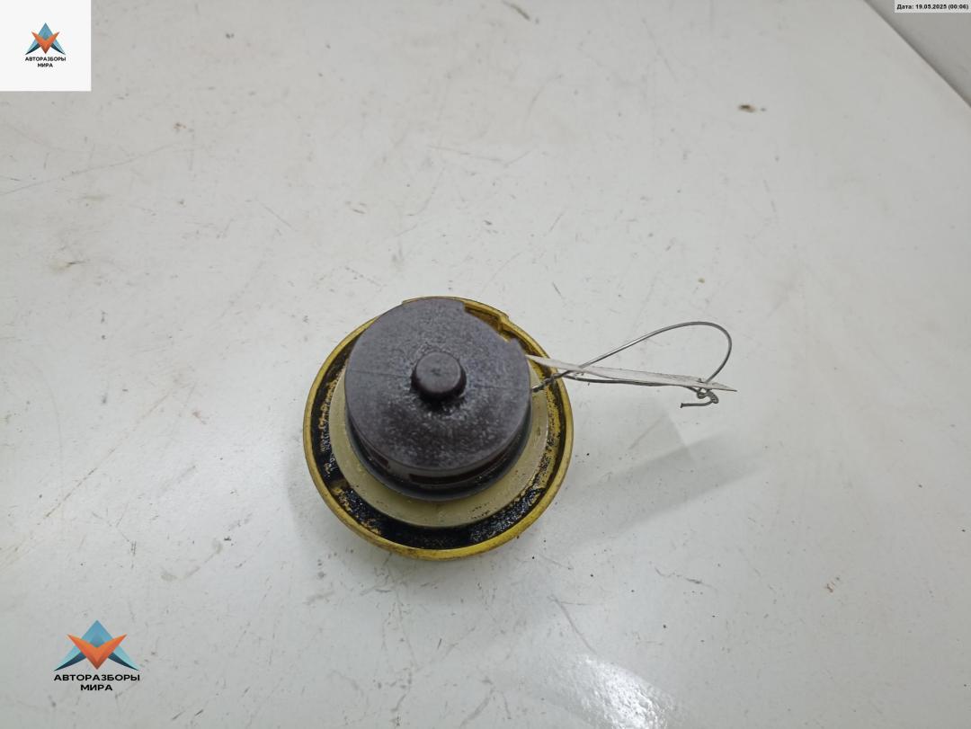 пробка маслозаливная Opel Zafira 1 поколение (A) 2002, 2.2 л., бензин, МКПП, чёрный, минивэн - фото №1