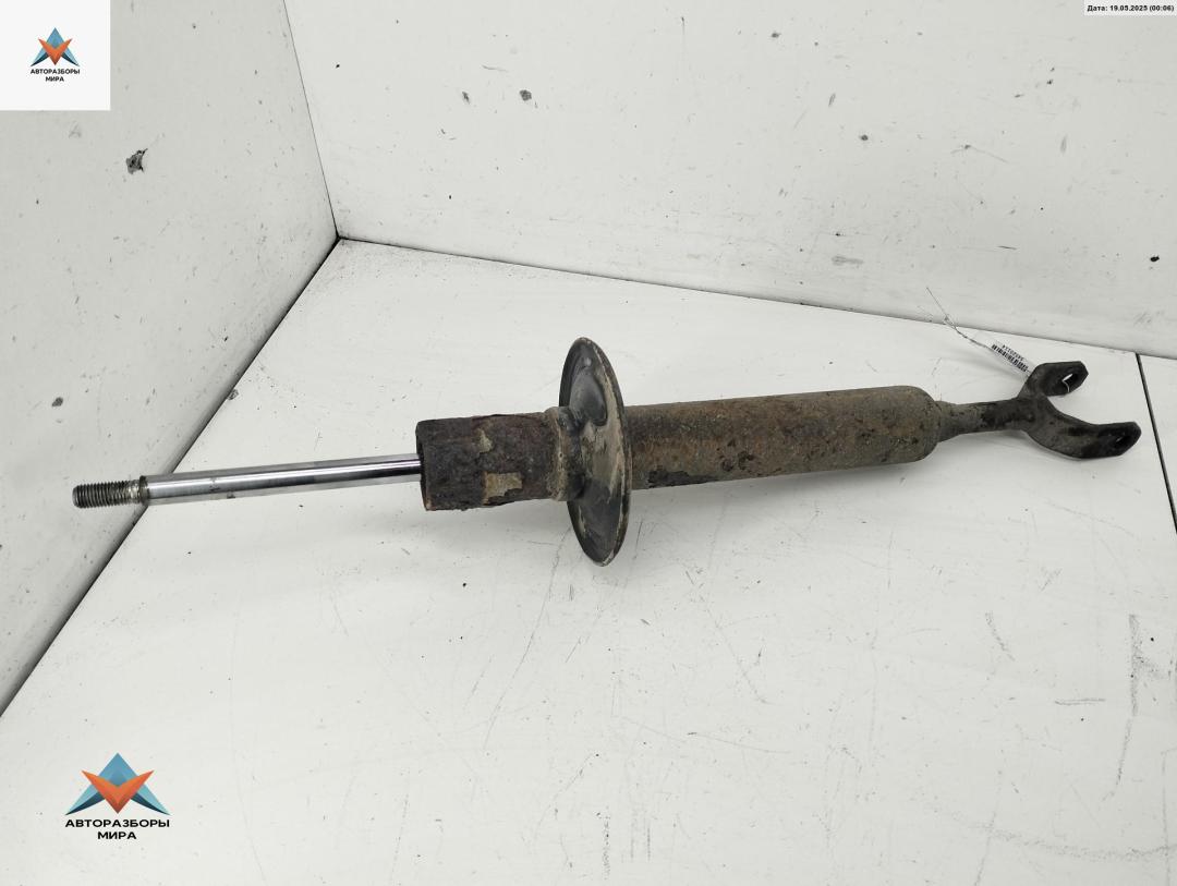 амортизатор передний левый Audi A4 B5 1997, 1.8 л., Ti, бензин, МКПП, серый, универсал - фото №1