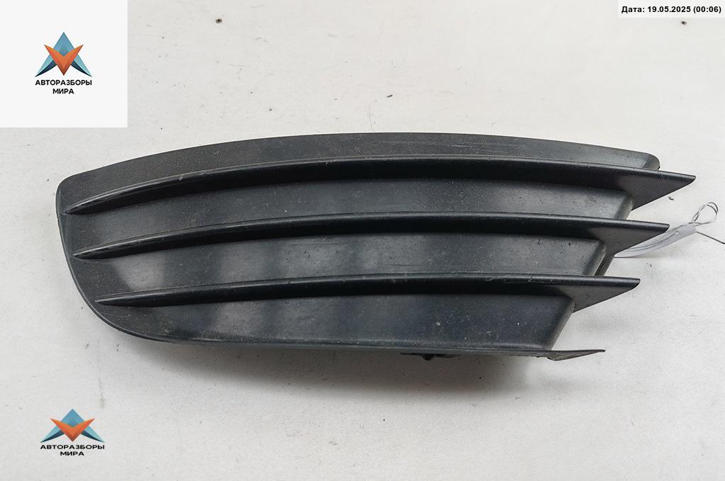 рамка фары противотуманной правой Citroen C4 1 поколение 2005, 1.6 л., бензин, МКПП, чёрный, хетчбэк 3 дв., 20100621 - фото №1