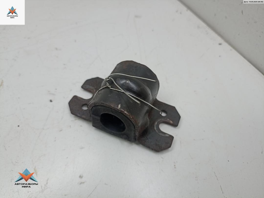 крепление стабилизатора / втулки стабилизатора Opel Astra G 1998, 1.8 л., бензин, МКПП, серый, хетчбэк 5 дв., 90538865 - фото №1