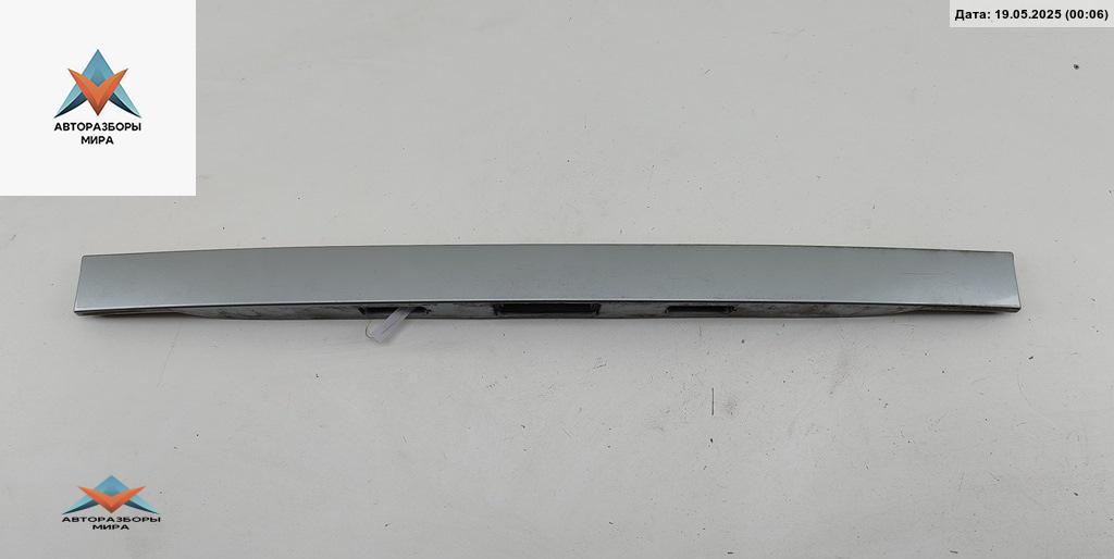 накладка подсветки номера Ford S-Max 1 поколение 2006, 2.5 л., бензин, МКПП, серый, минивэн, 6M21R43404AH - фото №1