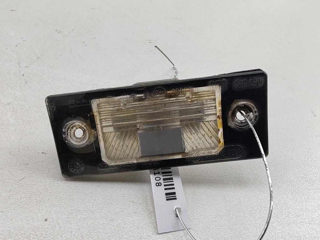 подсветка номера Volkswagen Bora 1999, 2.3 л., бензин, МКПП, чёрный, универсал, 1J5943021
