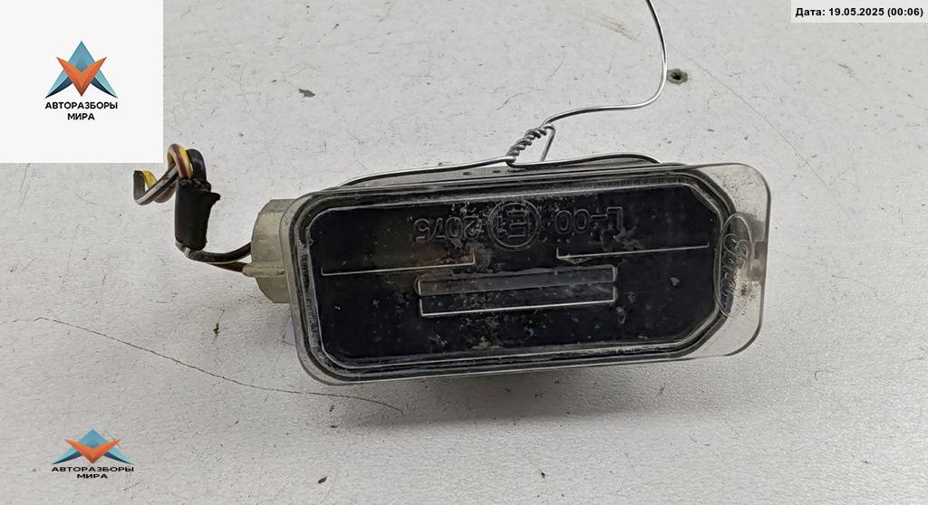 подсветка номера Ford S-Max 1 поколение 2006, 2.5 л., бензин, МКПП, серый, минивэн, 6M2A13550AA - фото №1