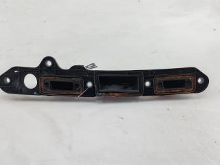 накладка подсветки номера Volkswagen Passat B6 2006, 2.0 л., дизель, МКПП, чёрный, универсал, 3B5943021B