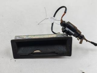 кнопка открытия багажника Volkswagen Bora 1999, 2.3 л., бензин, МКПП, чёрный, универсал, 1J9827566
