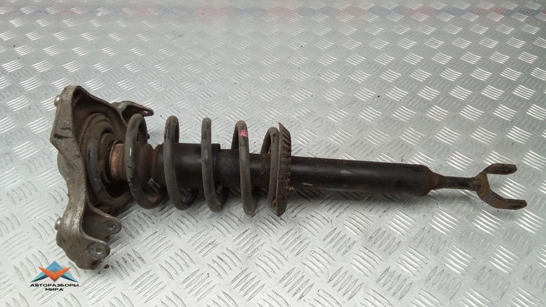 Стойка Audi A6 4A/C4 1997, 1.6 л., бензин, МКПП, седан - фото №1