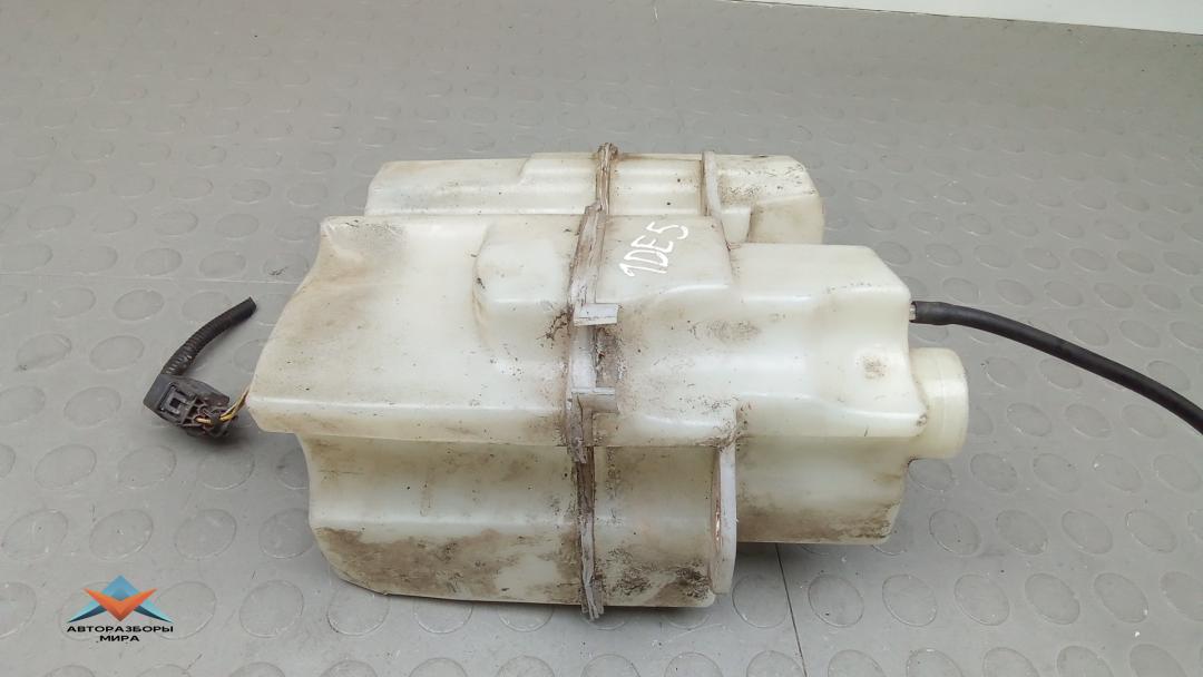 бачок омывателя Volvo V70 2 поколение 2003, 2.4 л., бензин, МКПП, универсал - фото №1