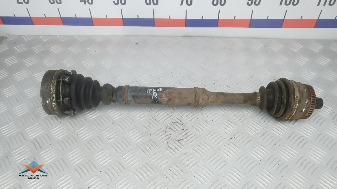 полуось передняя правая (приводной вал, ШРУС) Audi A6 4A/C4 1997, 1.8 л., бензин, МКПП, универсал - фото №1