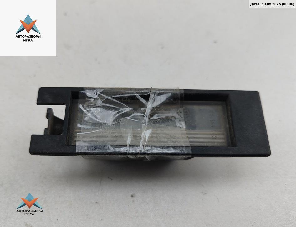 подсветка номера Opel Zafira 2 поколение (B) 2005, 2.2 л., бензин, МКПП, чёрный, минивэн, 57581 - фото №1