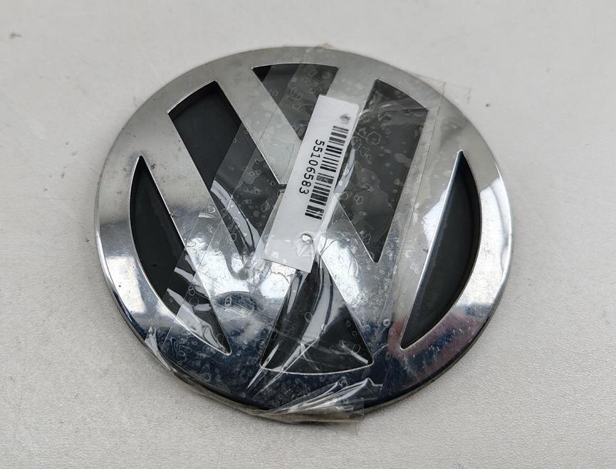 эмблема Volkswagen Polo 4 поколение 2002, 1.2 л., бензин, МКПП, чёрный, хетчбэк 3 дв., 6Q6853630 - фото №1