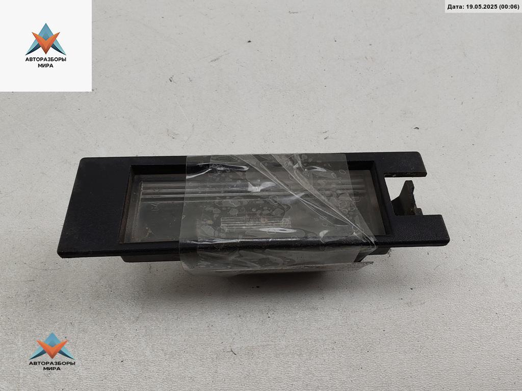 подсветка номера Opel Zafira 2 поколение (B) 2005, 2.2 л., бензин, МКПП, чёрный, минивэн, 57581 - фото №1