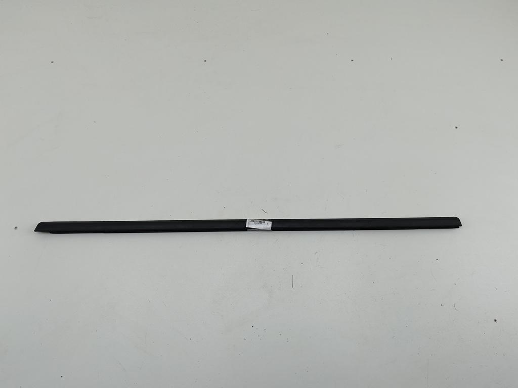 Молдинг стекла двери задней правой наружный Opel Astra J 2013, 1.7 л., дизель, МКПП, синий, универсал, 13391184RH