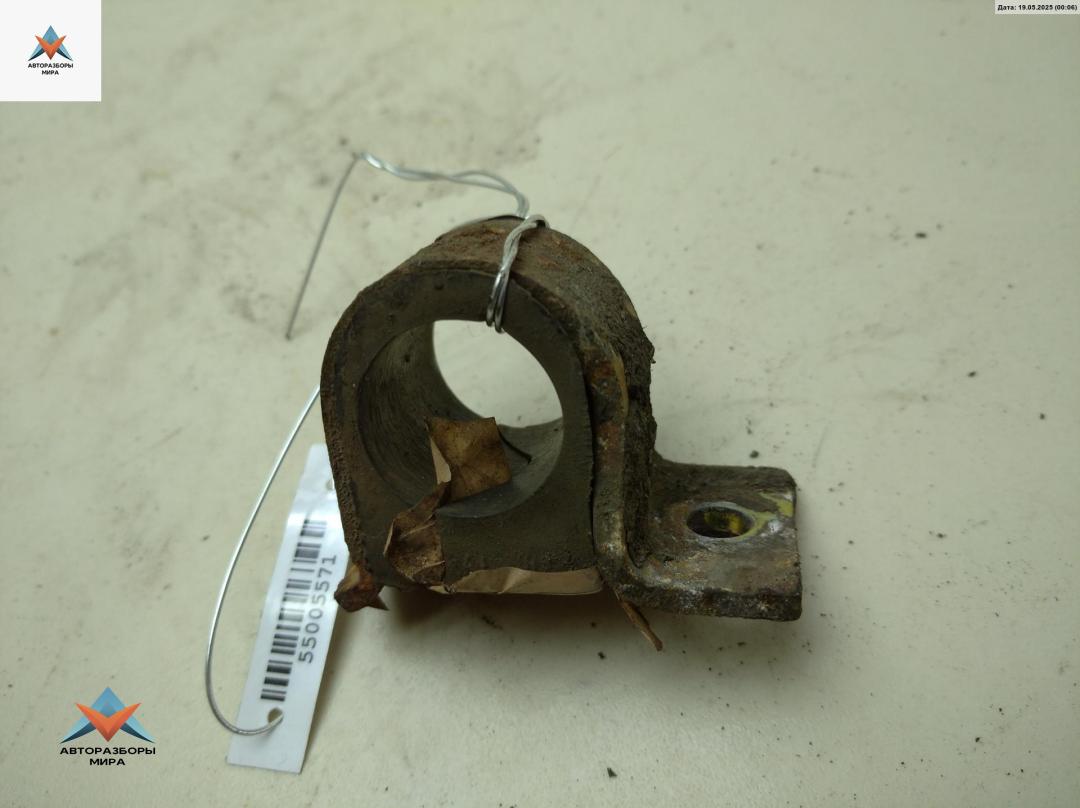 крепление стабилизатора / втулки стабилизатора Volkswagen LT 2 поколение 2005, 2.5 л., дизель, МКПП, белый, микроавтобус - фото №1