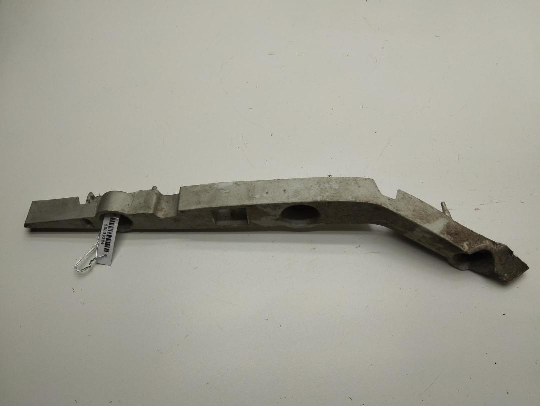 кронштейн переднего бампера Ford C-Max 1 поколение 2005, 2.0 л., бензин, АКПП, серый, минивэн, 3M5117D958A - фото №1