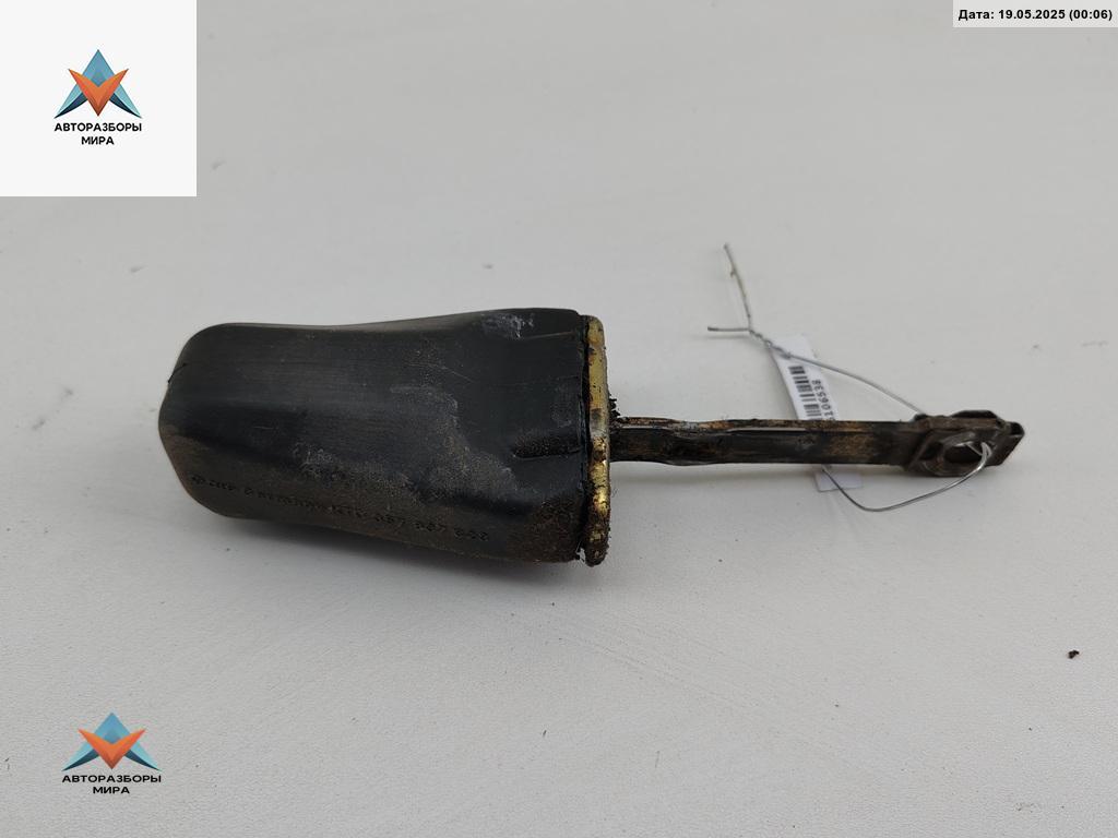 ограничитель открывания двери Volkswagen Transporter T4 1996, микроавтобус, 701837249 - фото №1