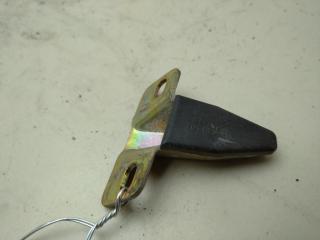 ответная часть (скоба) замка двери Volkswagen Transporter T4 1997, 2.4 л., дизель, МКПП, жёлтый, микроавтобус, 701829734