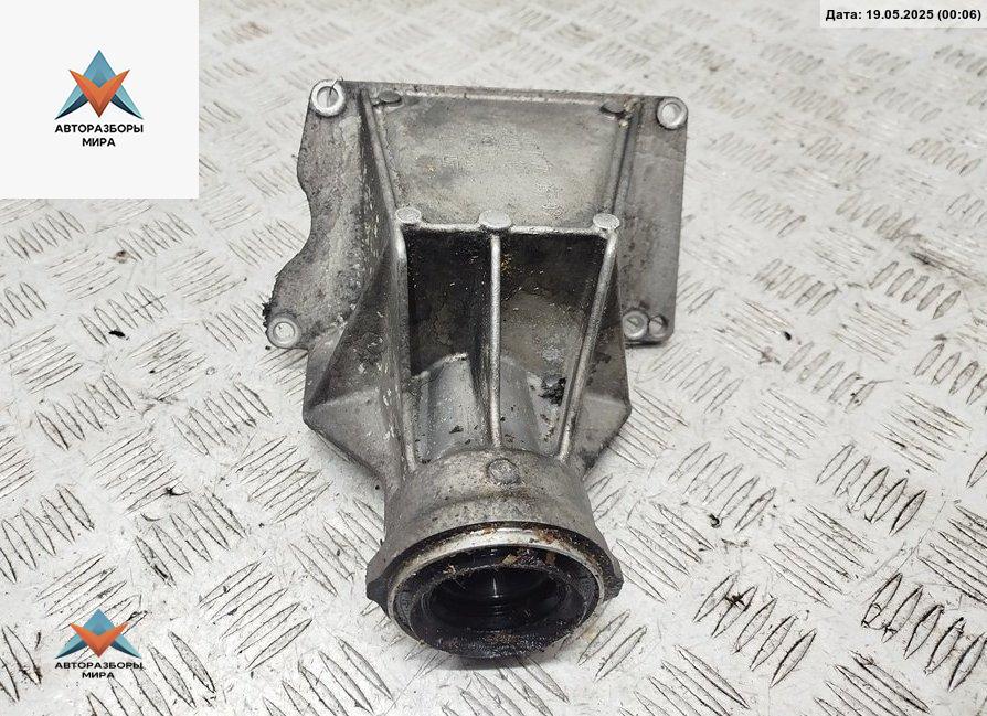 кронштейн (крепление) BMW 5 серия F07/F10/F11 2012, 3.0 л., дизель, АКПП, чёрный, универсал, 7575061 - фото №1