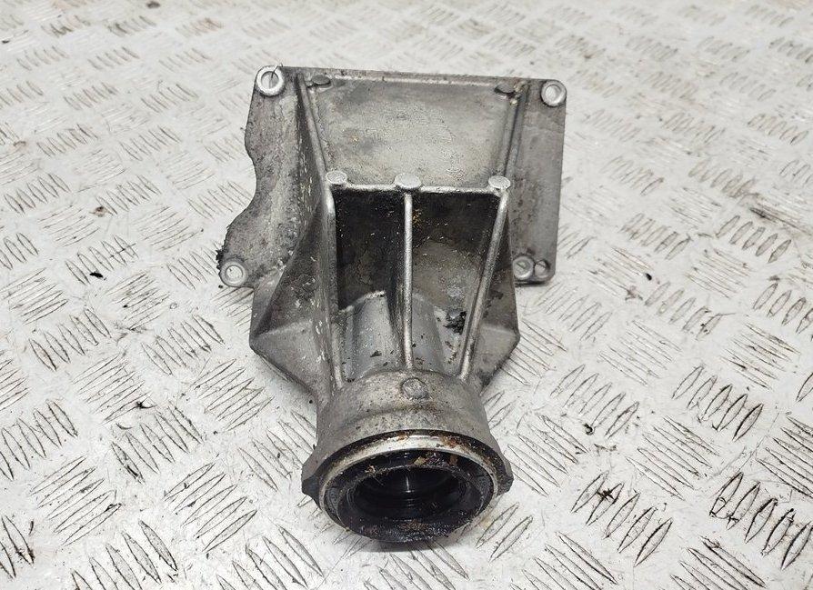 кронштейн (крепление) BMW 5 F10/F11 2012, 3.0 л., дизель, АКПП, чёрный, универсал, 7575061