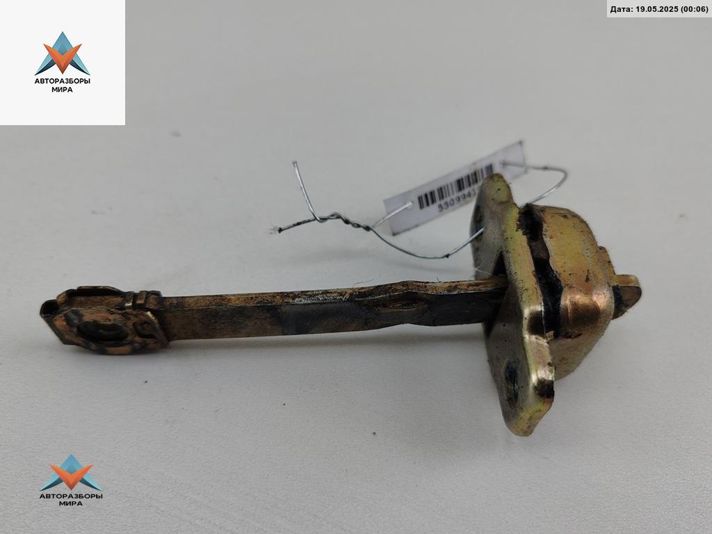 ограничитель открывания двери Volkswagen Transporter T4 1996, микроавтобус, 701837249A - фото №1