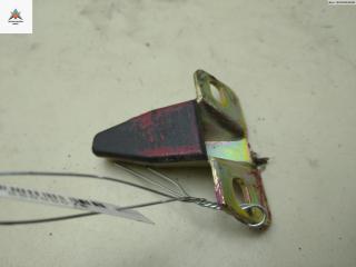 ответная часть (скоба) замка двери Volkswagen Transporter T4 1997, 2.4 л., дизель, МКПП, красный, микроавтобус, 701829733