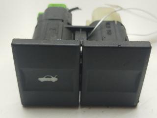 кнопка открытия багажника Ford Mondeo III 2001, 2.0 л., дизель, МКПП, бежевый, универсал, 1S7T19B514AA