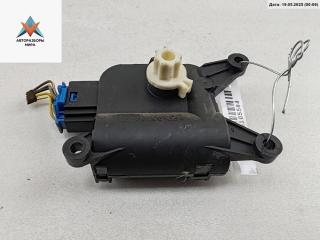 моторчик заслонки печки Volkswagen Caddy 3 поколение [рестайлинг] 2011, 1.6 л., дизель, МКПП, белый, фургон, 0132801345