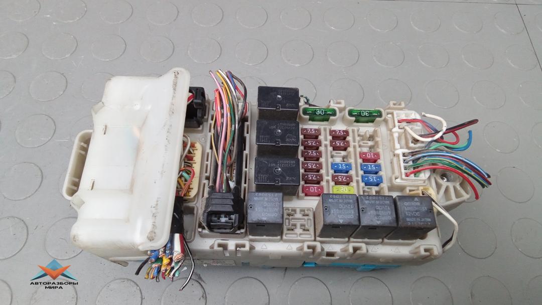 блок предохранителей Mitsubishi Lancer 10 поколение 2007, 1.6 л., бензин, МКПП, универсал, 8637A331 - фото №1