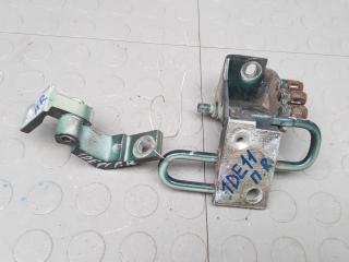 петля двери Volkswagen Passat B5 [рестайлинг] 2000, 1.6 л., бензин, МКПП, универсал