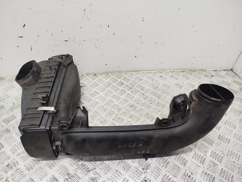 корпус воздушного фильтра BMW 5 F10/F11 2012, 3.0 л., дизель, АКПП, чёрный, универсал, 7052899