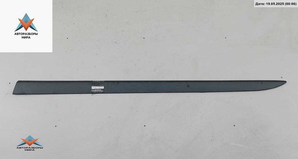 молдинг двери передней левой Opel Corsa D 2006, 1.0 л., бензин, МКПП, белый, хетчбэк 3 дв., 13187998 - фото №1