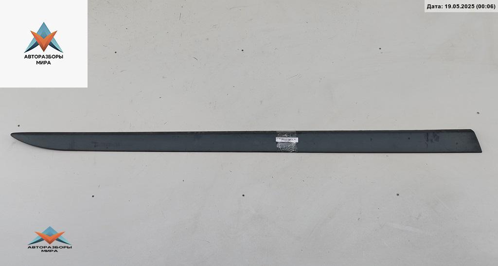 молдинг двери передней правой Opel Corsa D 2006, 1.0 л., бензин, МКПП, белый, хетчбэк 3 дв., 13187999 - фото №1