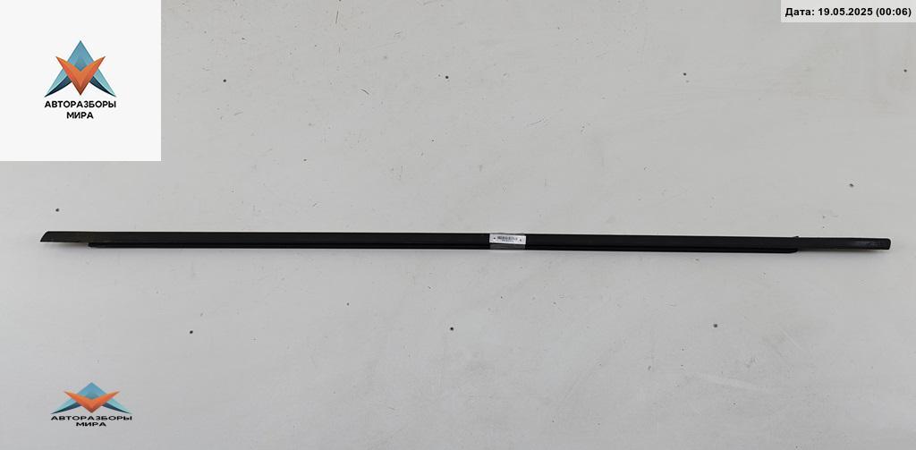 Молдинг стекла двери наружный Opel Corsa D 2006, 1.0 л., бензин, МКПП, белый, хетчбэк 3 дв. - фото №1