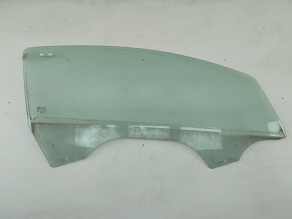 стекло двери передней правой Opel Corsa D 2006, 1.0 л., бензин, МКПП, белый, хетчбэк 3 дв.