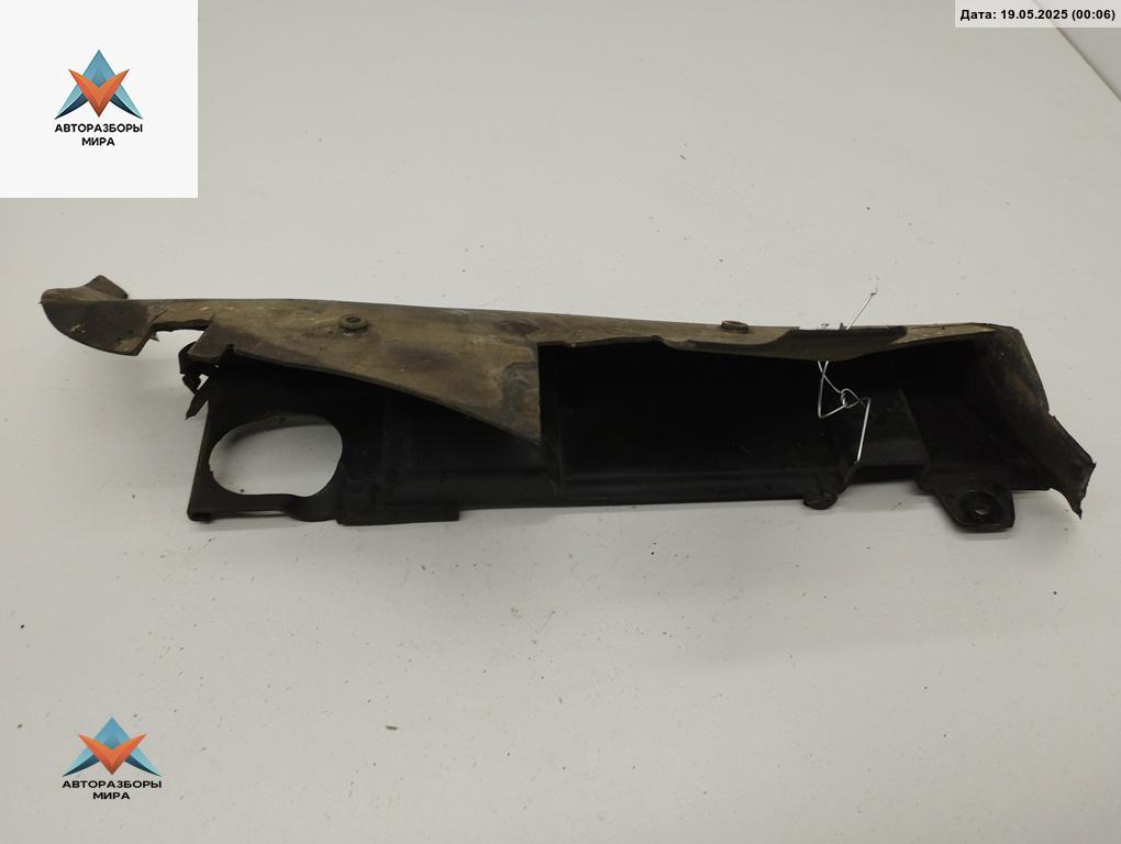 диффузор вентилятора Audi A4 B5 1997, 1.6 л., бензин, МКПП, серый, седан, 8D0121283B - фото №1