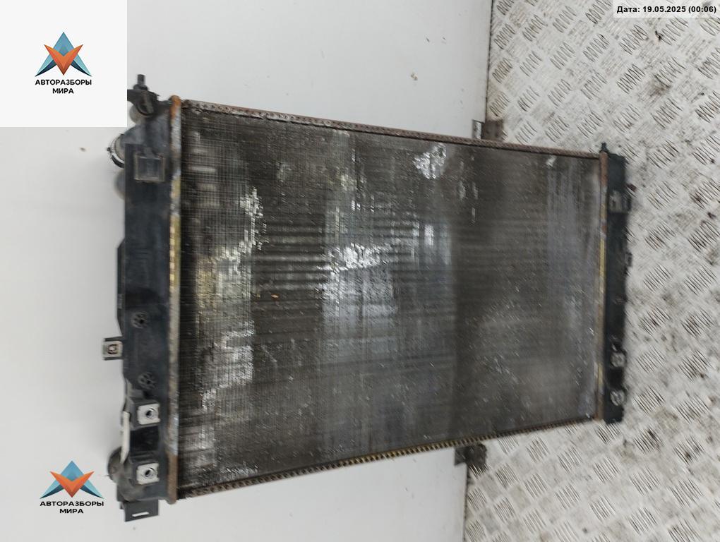 радиатор охлаждения Audi A4 B5 1997, 1.6 л., бензин, МКПП, серый, седан, 8MK376720591 - фото №1