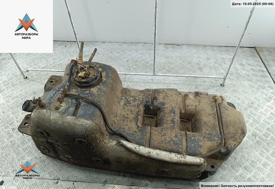 бак топливный SsangYong Musso 1 поколение 1996, 2.3 л., бензин, АКПП, синий, внедорожник 5 дв. - фото №1