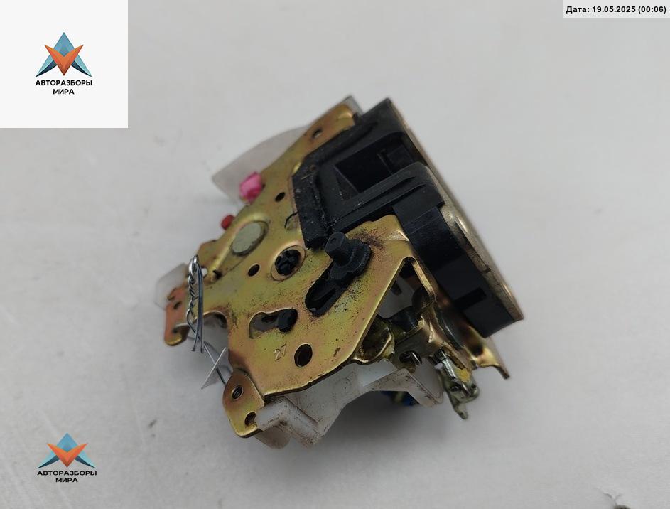замок двери задней правой Subaru Impreza 2 поколение (GD/GG) 2001, 2.0 л., бензин, АКПП, серый, универсал - фото №1
