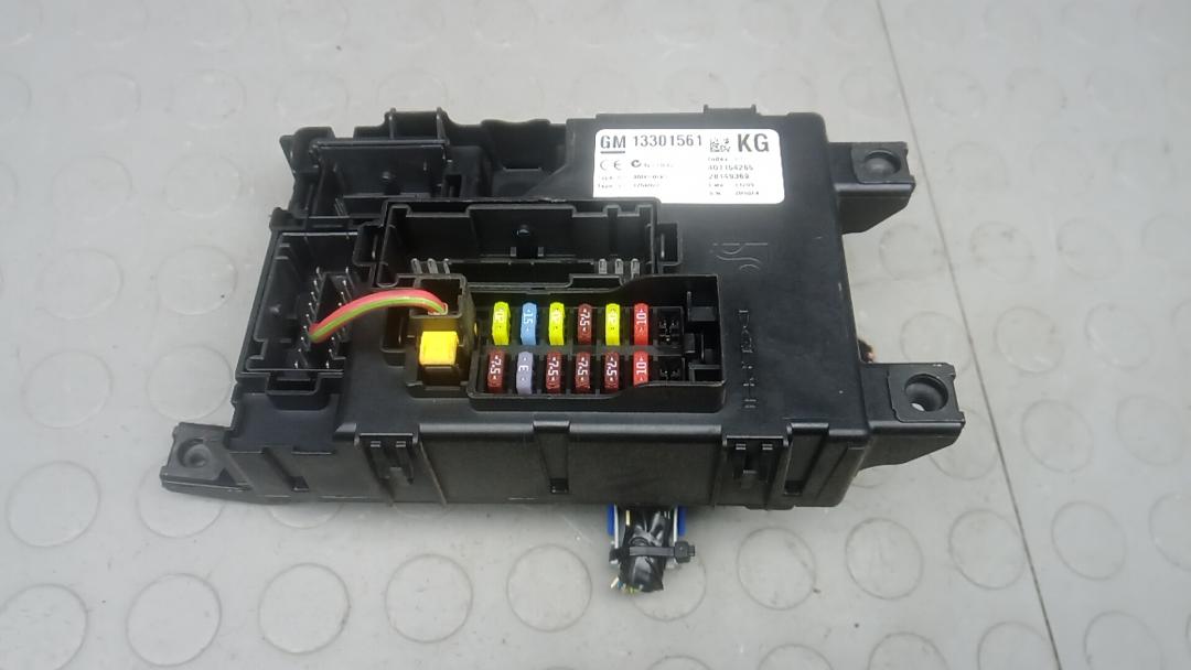 блок комфорта Opel Corsa D 2009, 1.0 л., бензин, МКПП, хетчбэк 5 дв., 13301561KG - фото №1