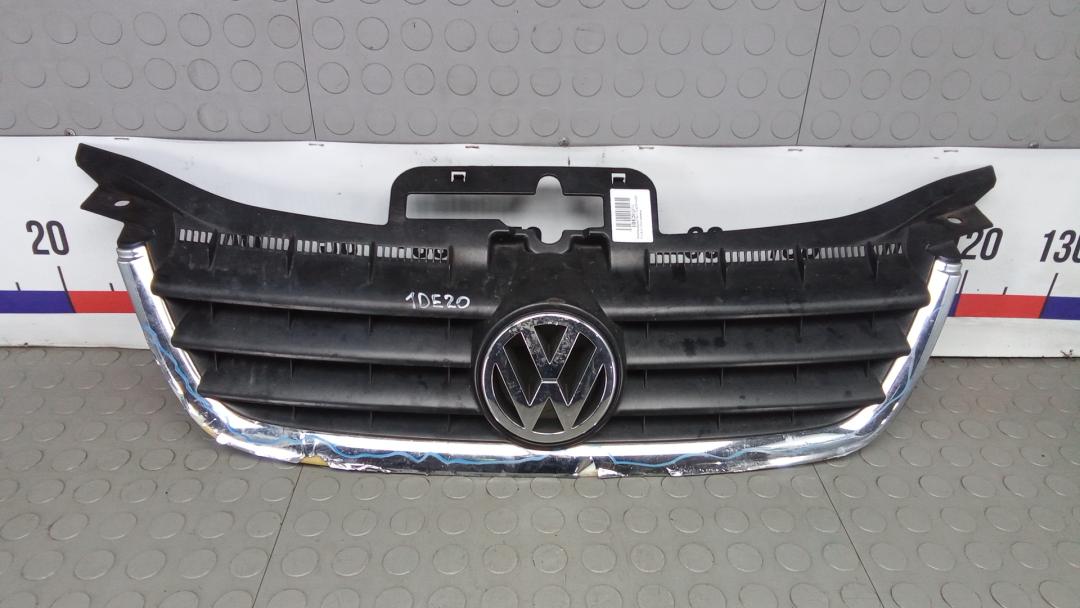 решетка радиатора Volkswagen Touran 1 поколение 2004, 2.0 л., бензин, МКПП, минивэн - фото №1