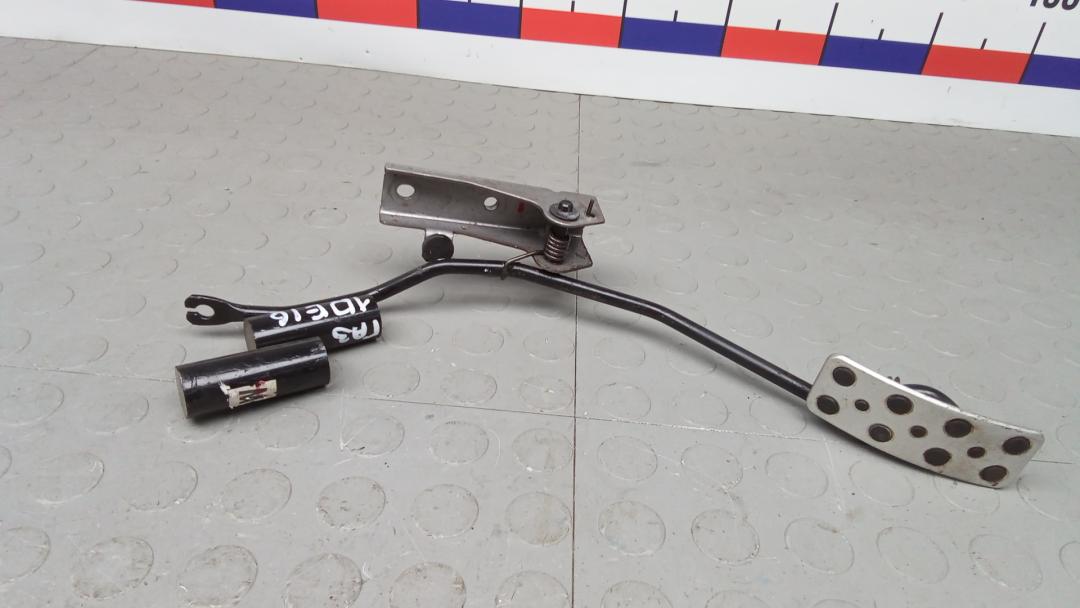 педаль Mitsubishi Lancer 9 поколение 2006, 2.0 л., бензин, МКПП, универсал - фото №1