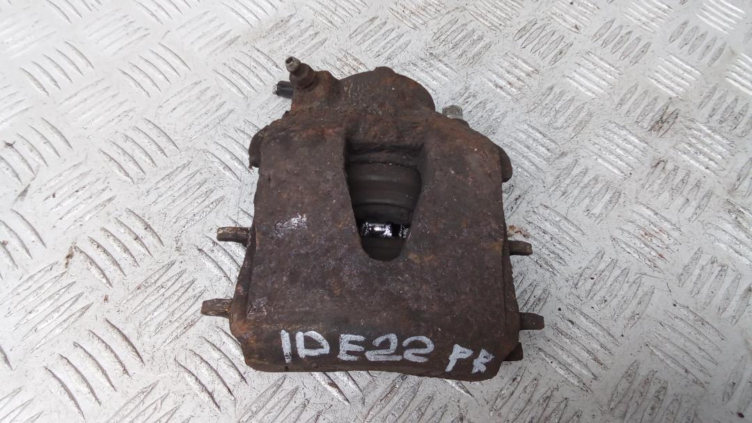 суппорт передний правый Volkswagen Golf 4 поколение 2001, 2.0 л., бензин, МКПП, универсал - фото №1