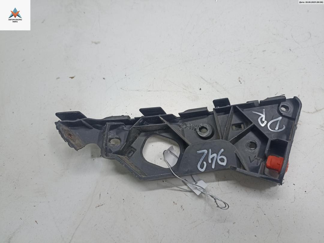 кронштейн переднего бампера Opel Corsa D 2006, 1.0 л., бензин, МКПП, белый, хетчбэк 3 дв., 13179984 - фото №1