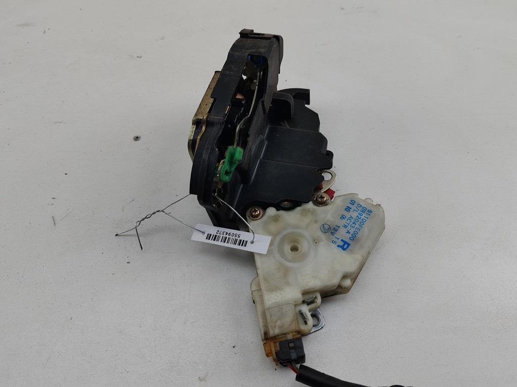 замок двери передней правой Subaru Impreza 2001, 2.0 л., бензин, АКПП, серый, универсал, 61100FE000
