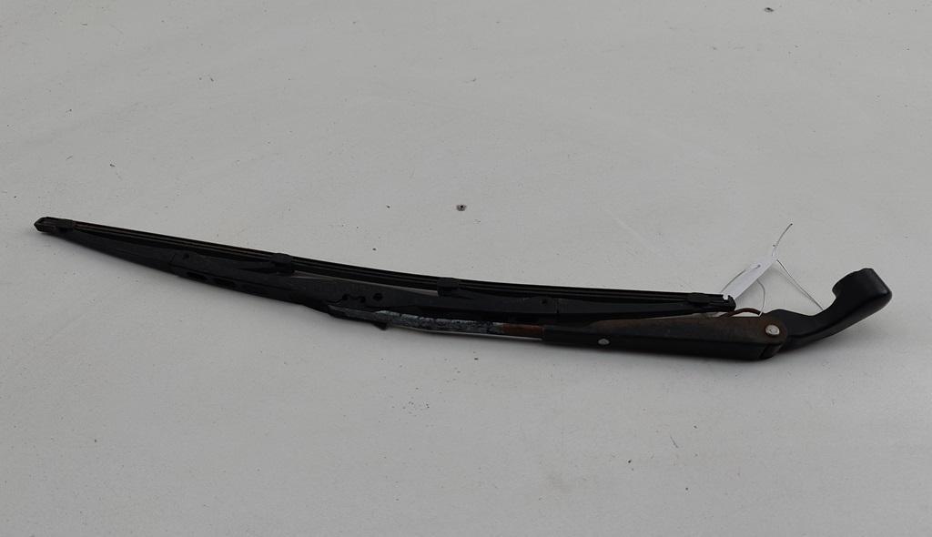 Щеткодержатель (поводок стеклоочистителя) задний Subaru Impreza 2001, 2.0 л., бензин, АКПП, серый, универсал